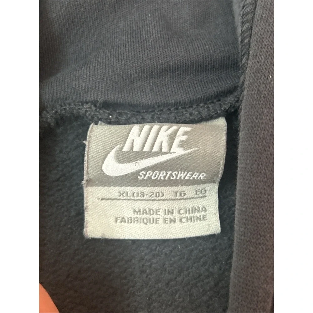 NIKE Sportswear Skull And Crossbones Hoodie Youth XL 18-20 Rare Graphic Distress